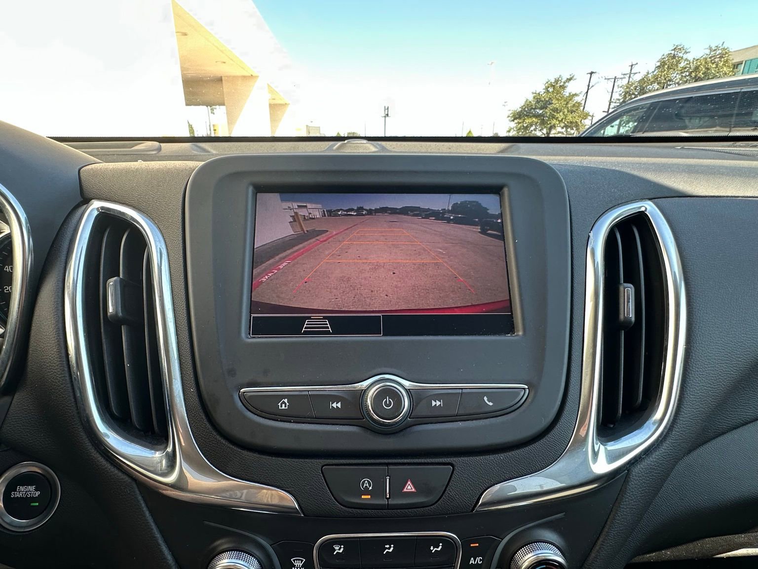 Used 2024 Chevrolet Equinox LT image 14
