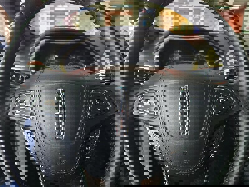 Used 2020 Lincoln MKZ Reserve w/ Luxury Package image 26