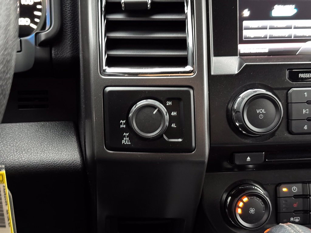 Used 2015 Ford F150 XLT w/ Equipment Group 302A Luxury AWD/4WD image 14
