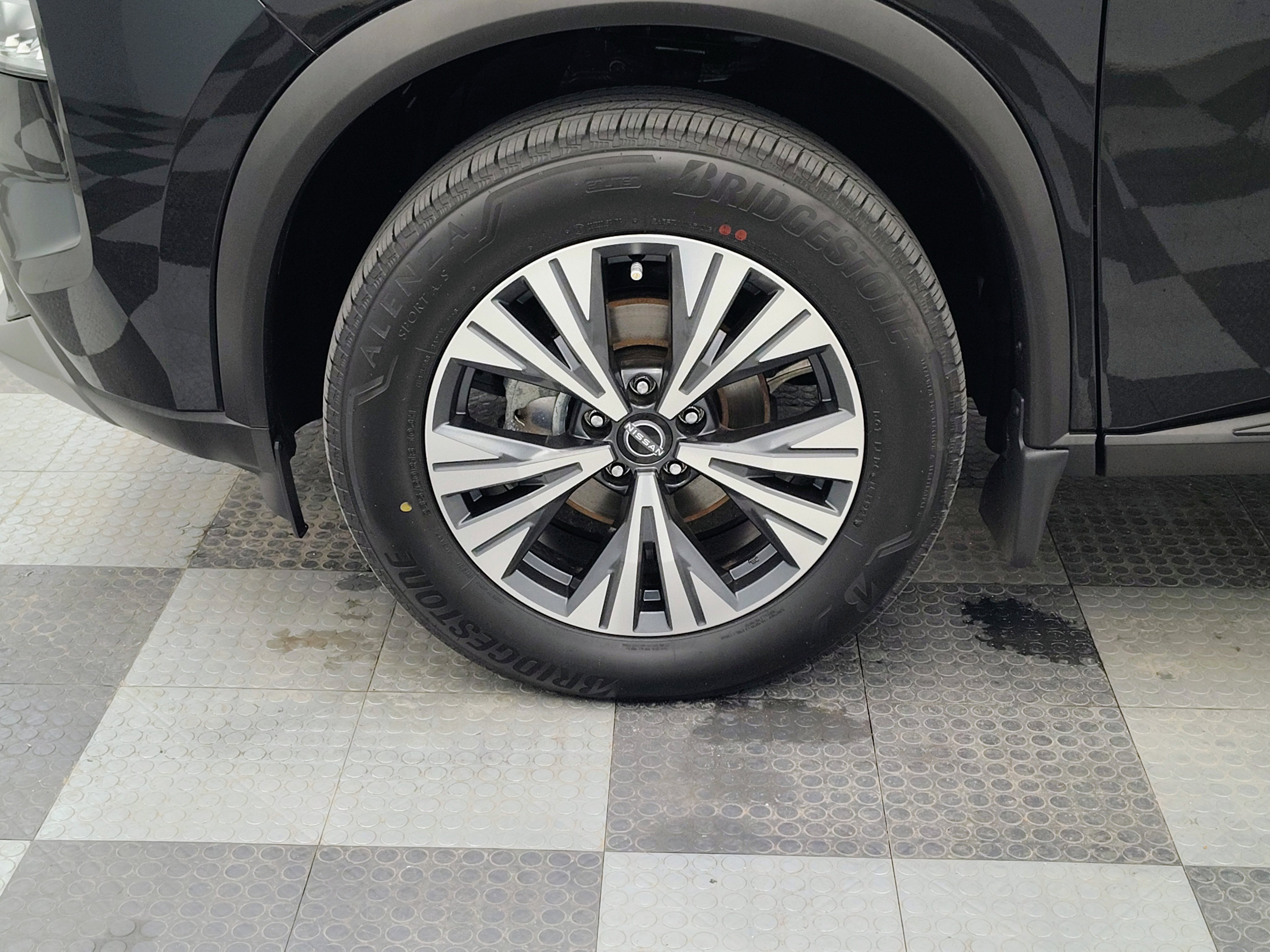 Used 2023 Nissan Rogue SV AWD/4WD image 12