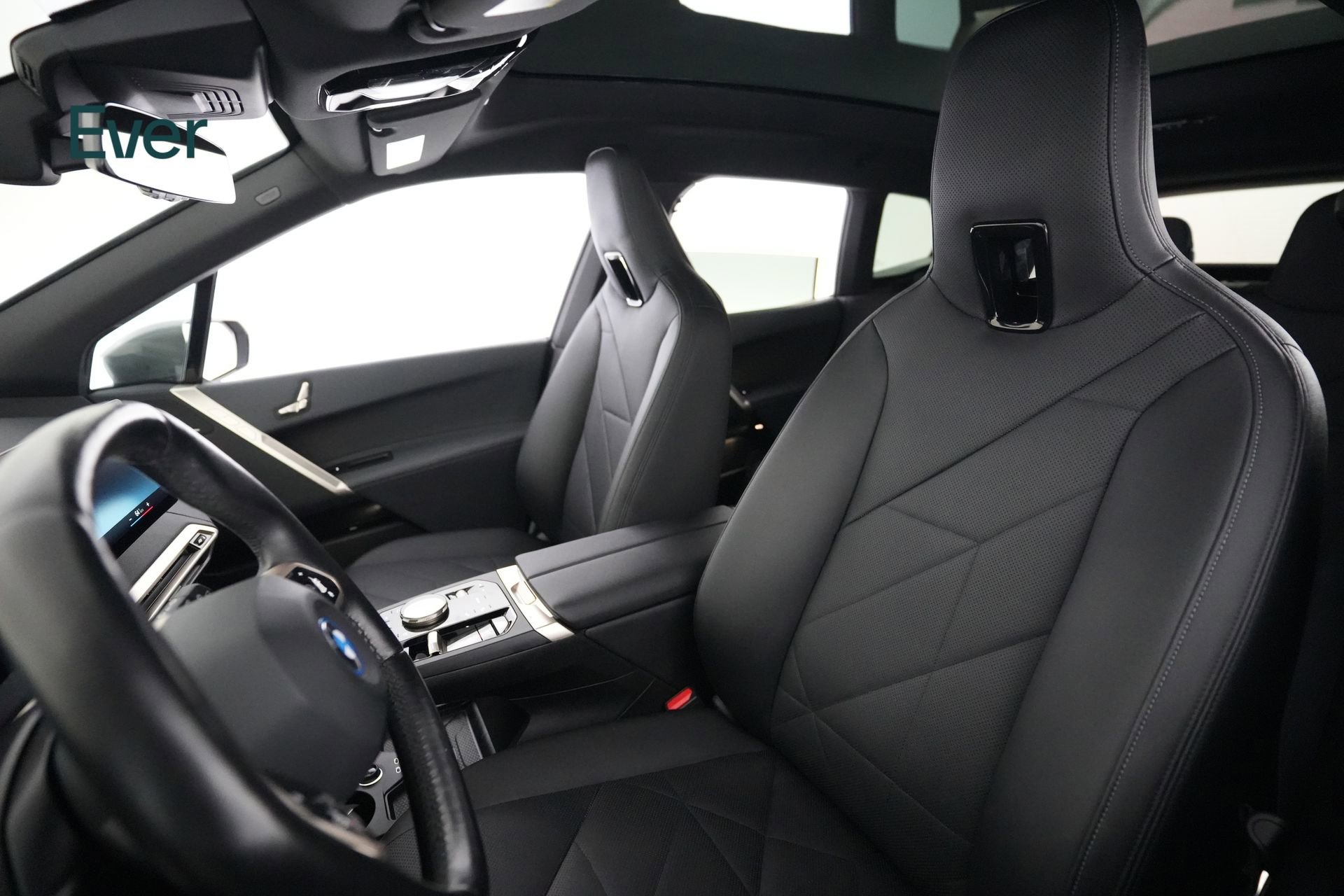 Used 2022 BMW iX xDrive50 w/ Convenience Package image 4