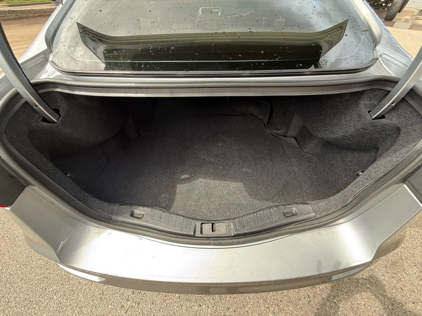 Used 2020 Ford Fusion SE FWD image 24
