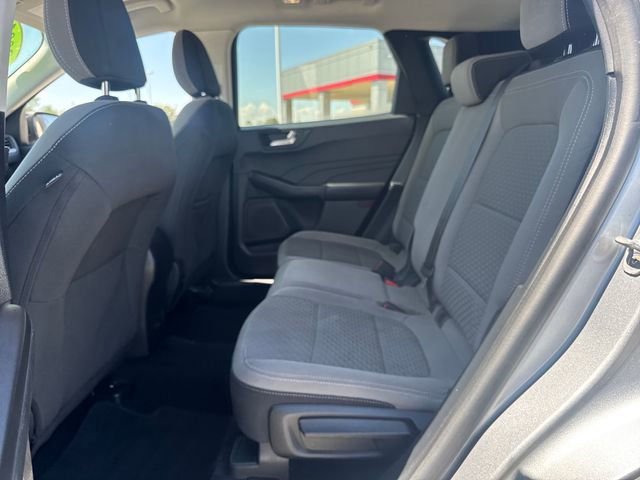 Used 2021 Ford Escape SE w/ SE Sport Appearance Package image 17