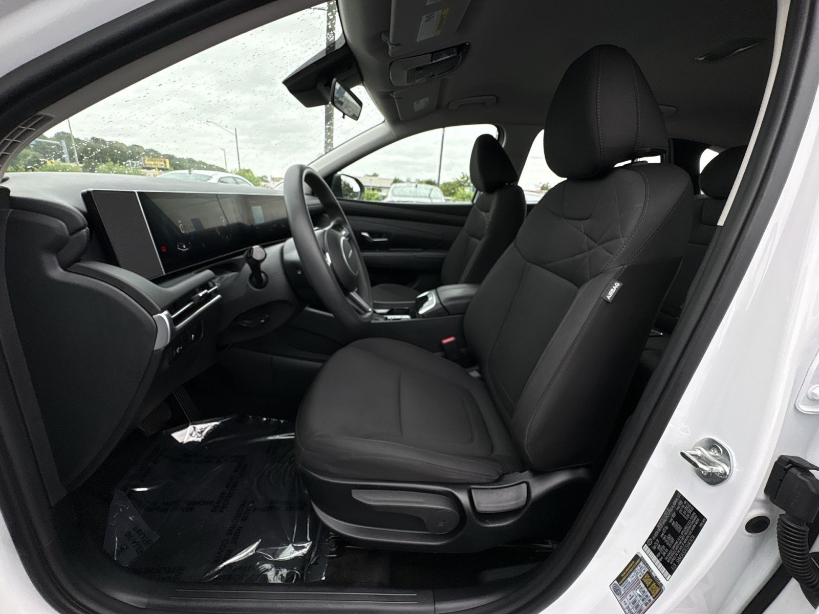 Certified 2025 Hyundai Tucson SE FWD image 13