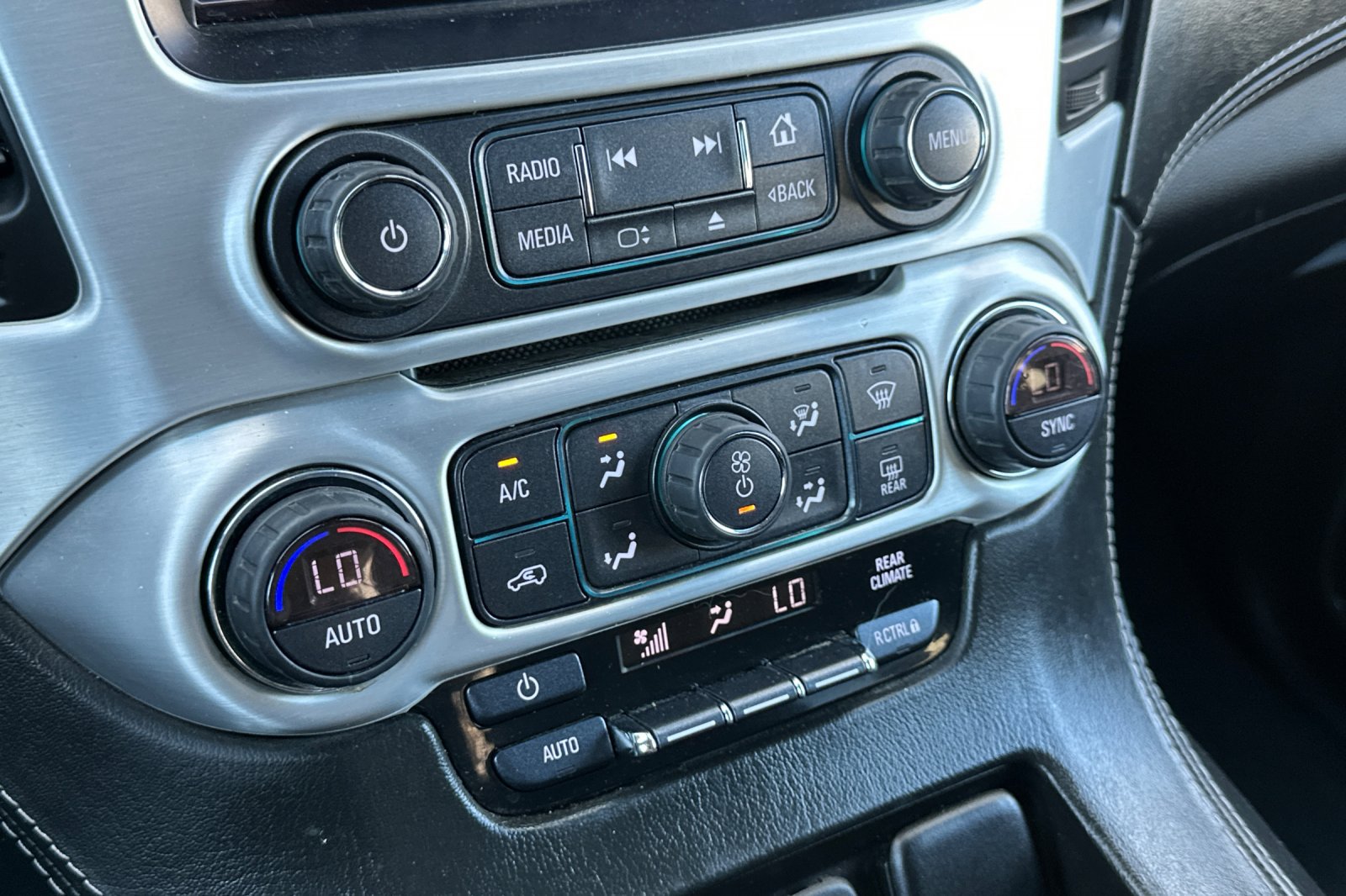 Used 2018 GMC Yukon XL SLE w/ SLE Value Package AWD/4WD image 32