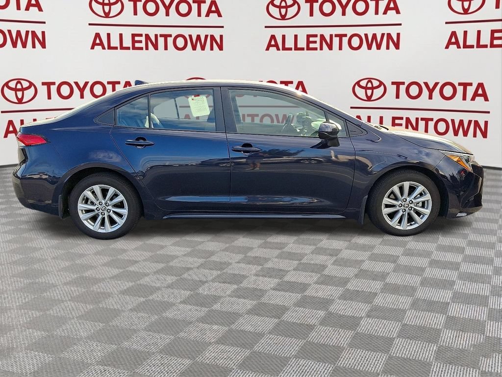 Used 2025 Toyota Corolla LE w/ LE Premium Package FWD image 8