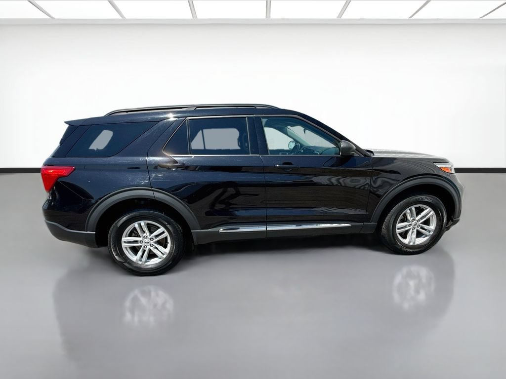 Used 2022 Ford Explorer XLT AWD/4WD image 4