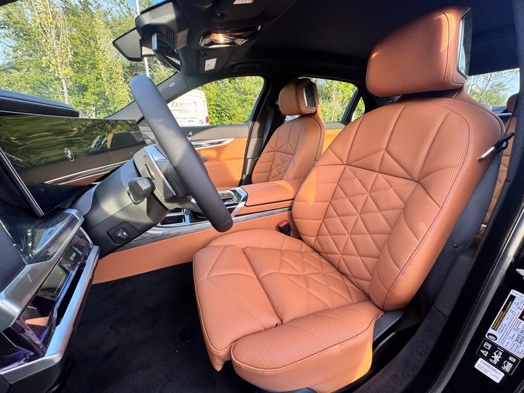 Used 2026 BMW 740i xDrive image 16
