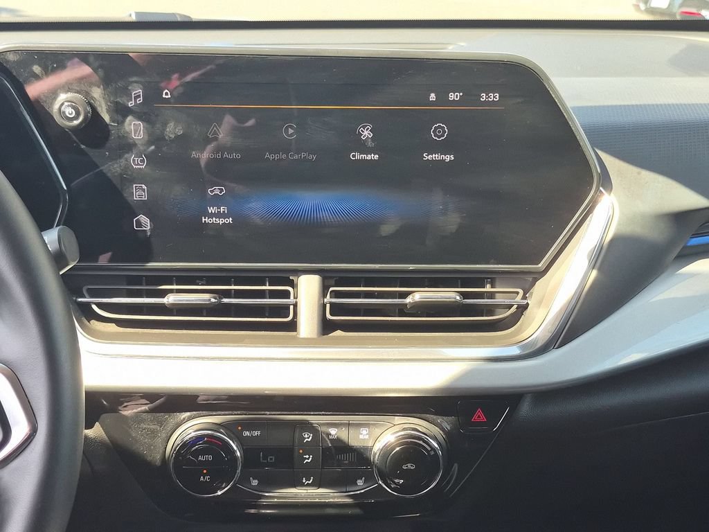Used 2025 Chevrolet Trax LT w/ LT Convenience Package FWD image 19