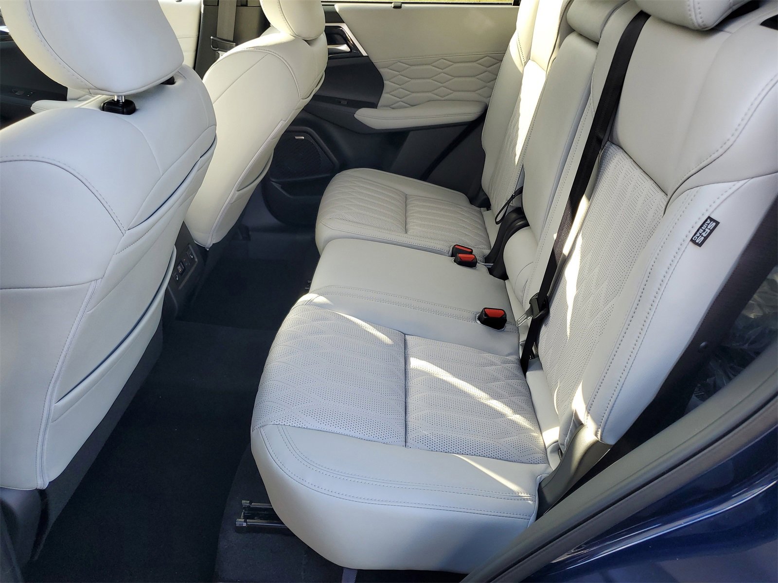New 2025 Mitsubishi Outlander SEL image 21