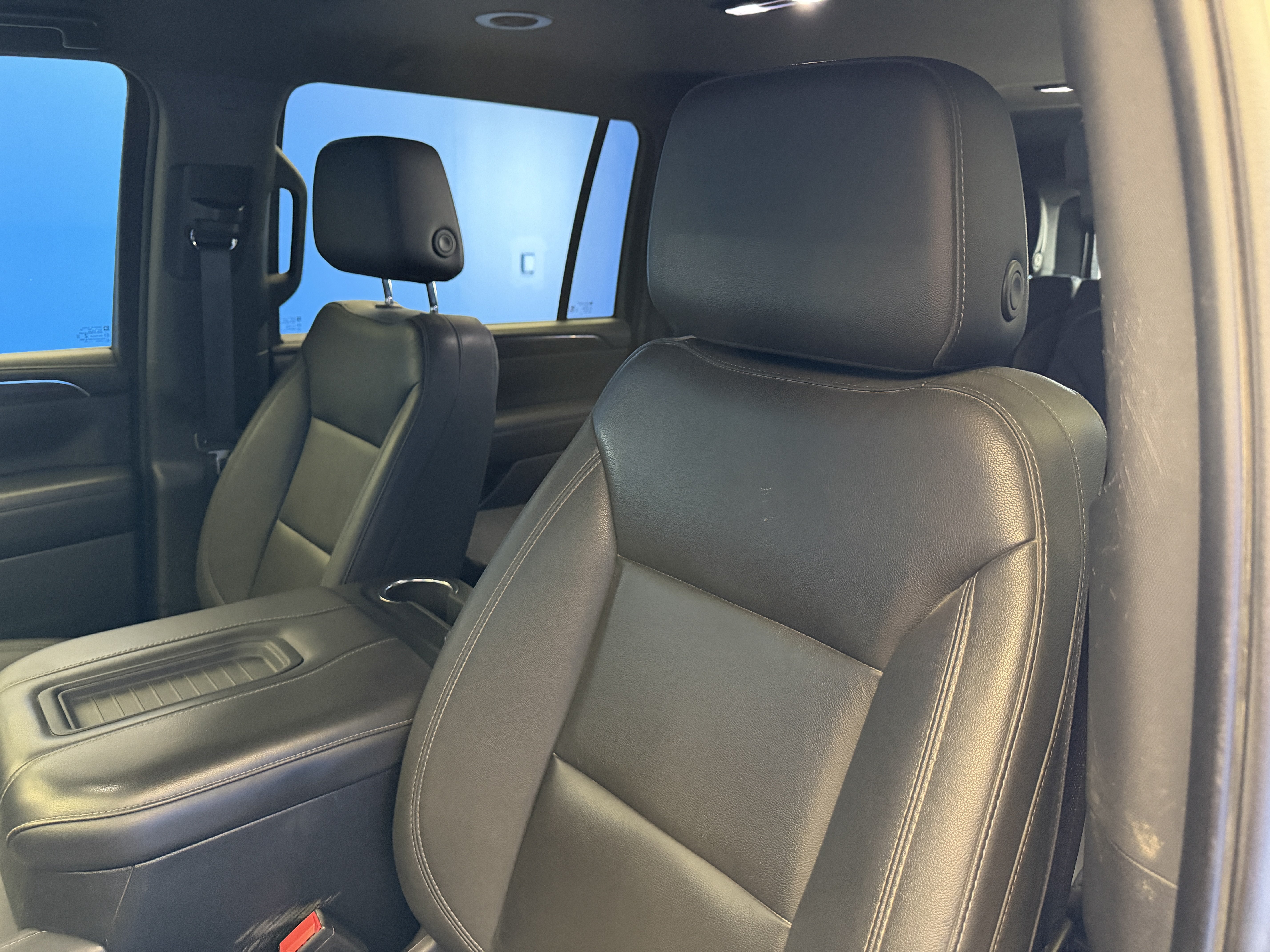 Used 2022 Chevrolet Suburban Z71 w/ Z71 Off-Road Package AWD/4WD image 14