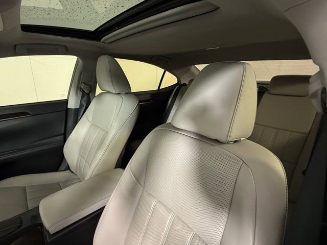 Used 2018 Lexus ES 350 350 w/ Luxury Package w/Wood Trim image 15