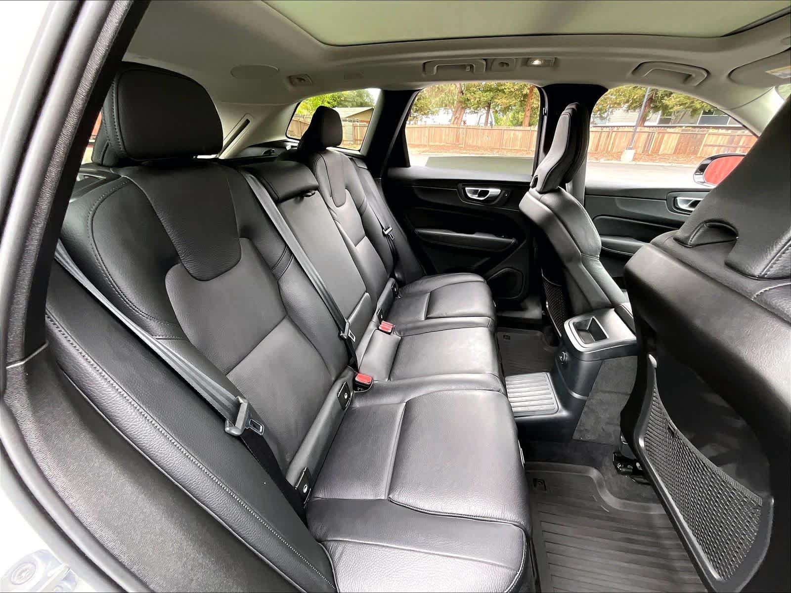 Used 2024 Volvo XC60 T8 Plus w/ Protection Package Premier AWD/4WD image 30