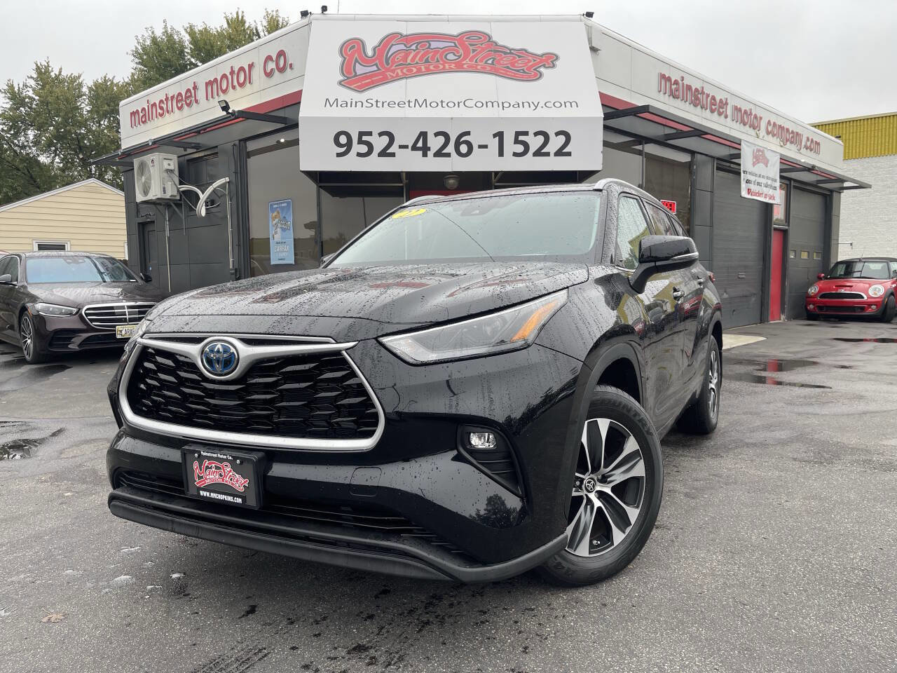 Used 2022 Toyota Highlander XLE image 1