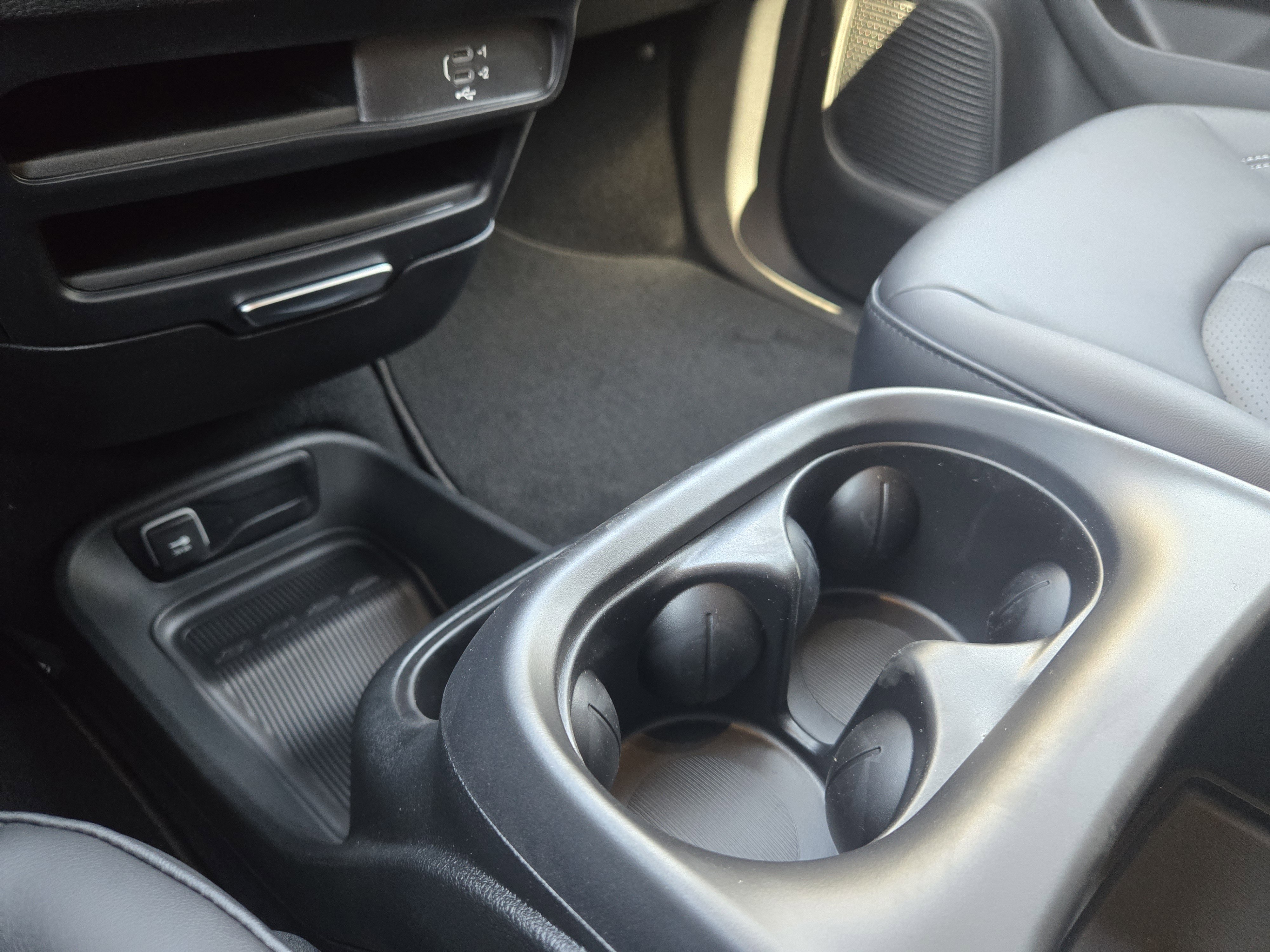 New 2026 Chrysler Pacifica Select image 16