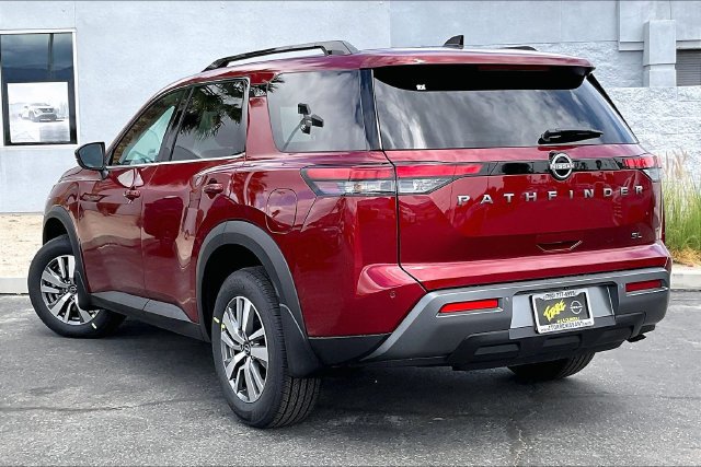 New 2026 Nissan Pathfinder SL FWD image 2