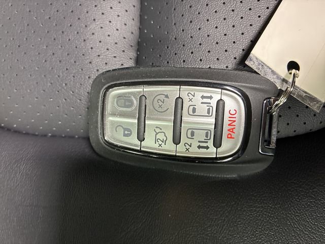 New 2026 Chrysler Pacifica Select w/ S Appearance Package image 22