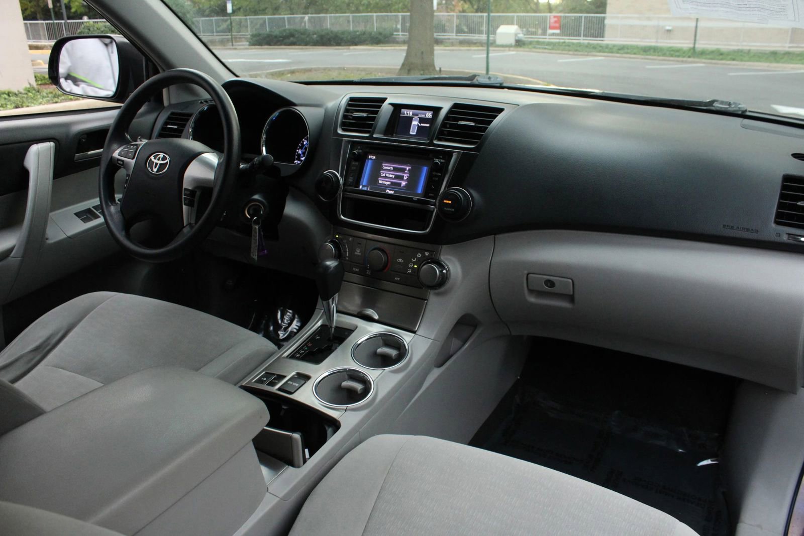 Used 2013 Toyota Highlander Hybrid AWD/4WD image 26