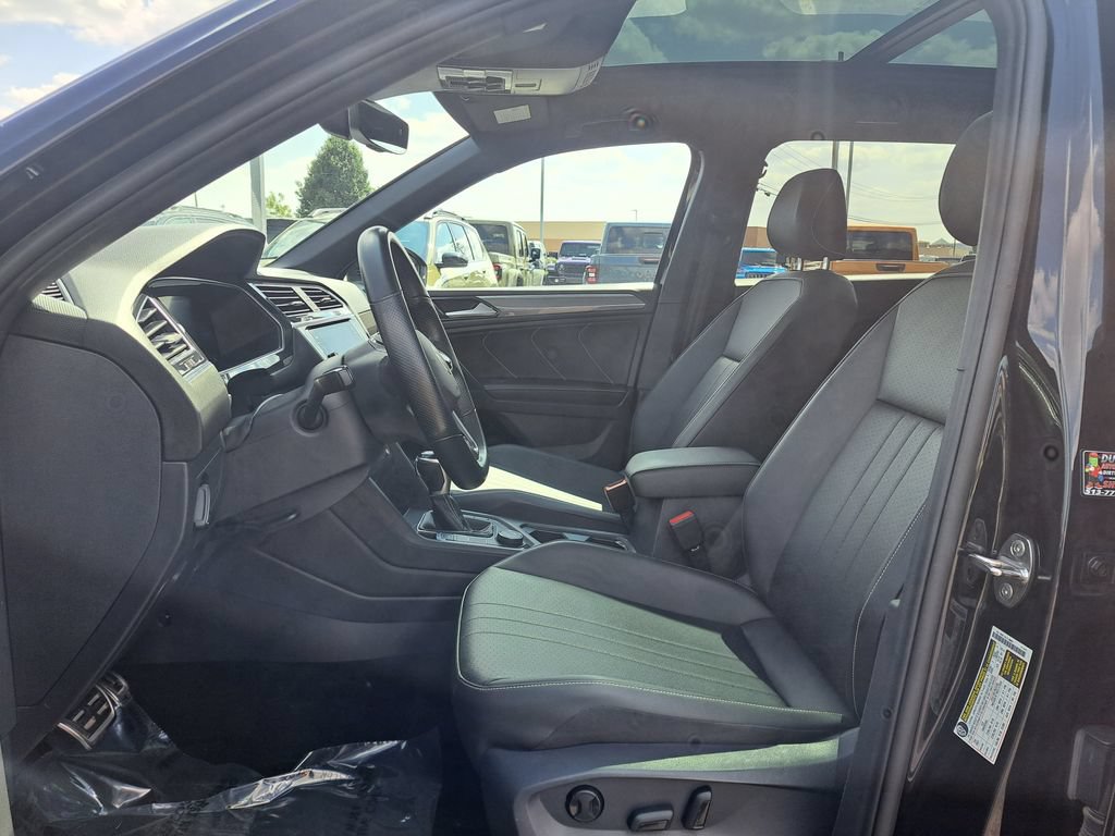 Used 2022 Volkswagen Tiguan SE R-Line AWD/4WD image 11