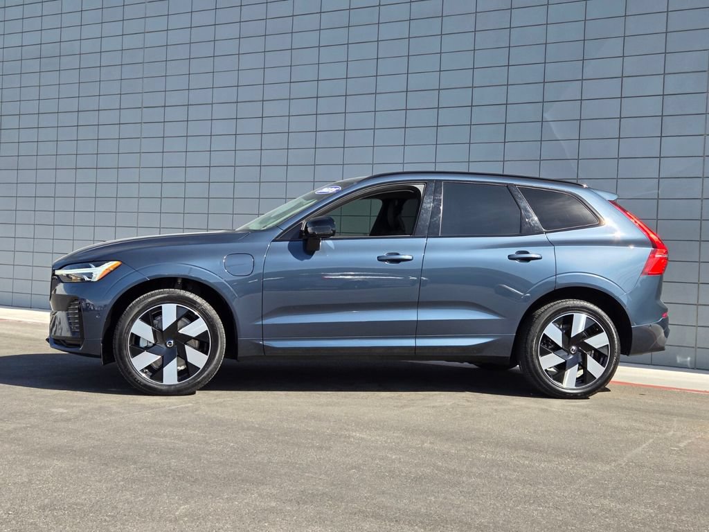 Used 2025 Volvo XC60 T8 Plus w/ Protection Package Premier AWD/4WD image 2
