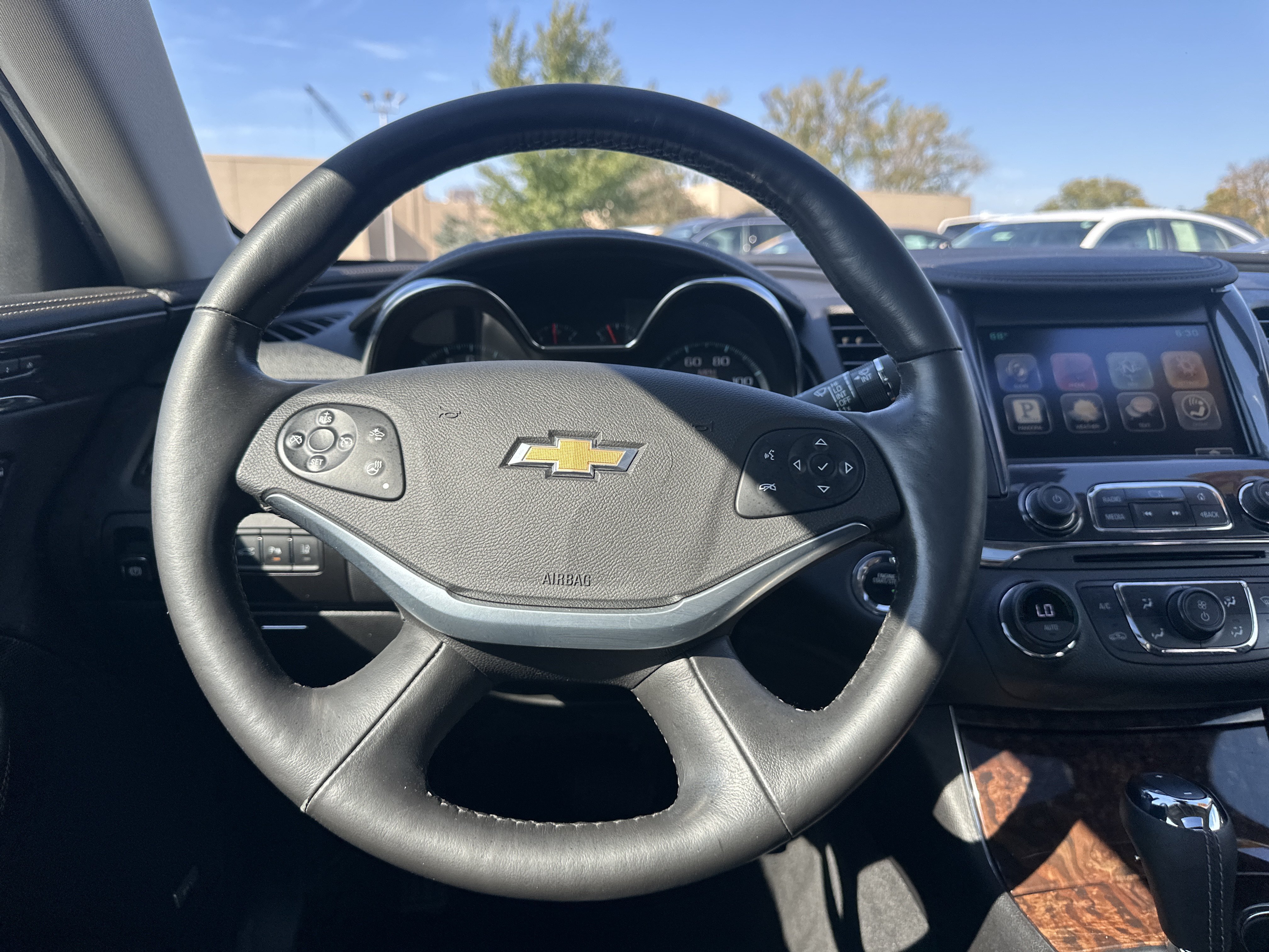 Used 2015 Chevrolet Impala LTZ FWD image 19