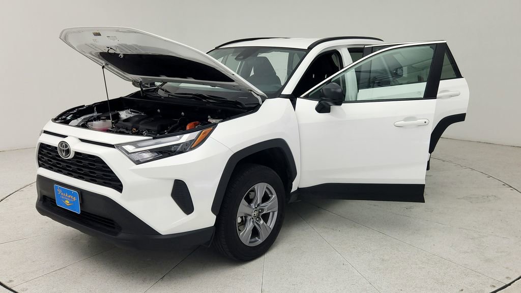 Used 2025 Toyota RAV4 LE AWD/4WD image 11