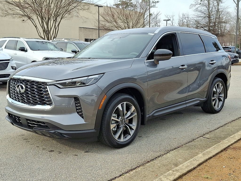 Used 2025 INFINITI QX60 Luxe w/ Vision Package image 3
