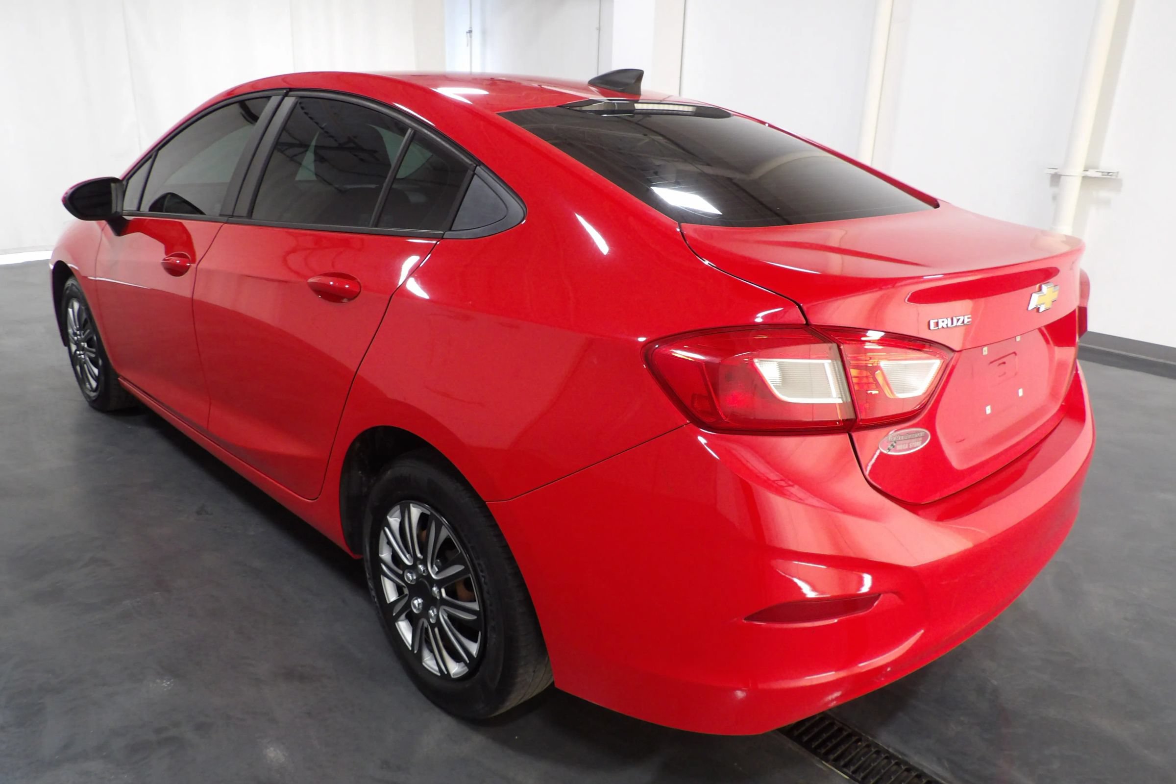 Used 2018 Chevrolet Cruze LS FWD image 6
