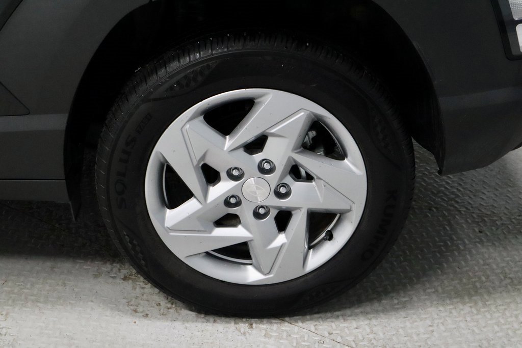 Certified 2024 Hyundai Kona SE image 19