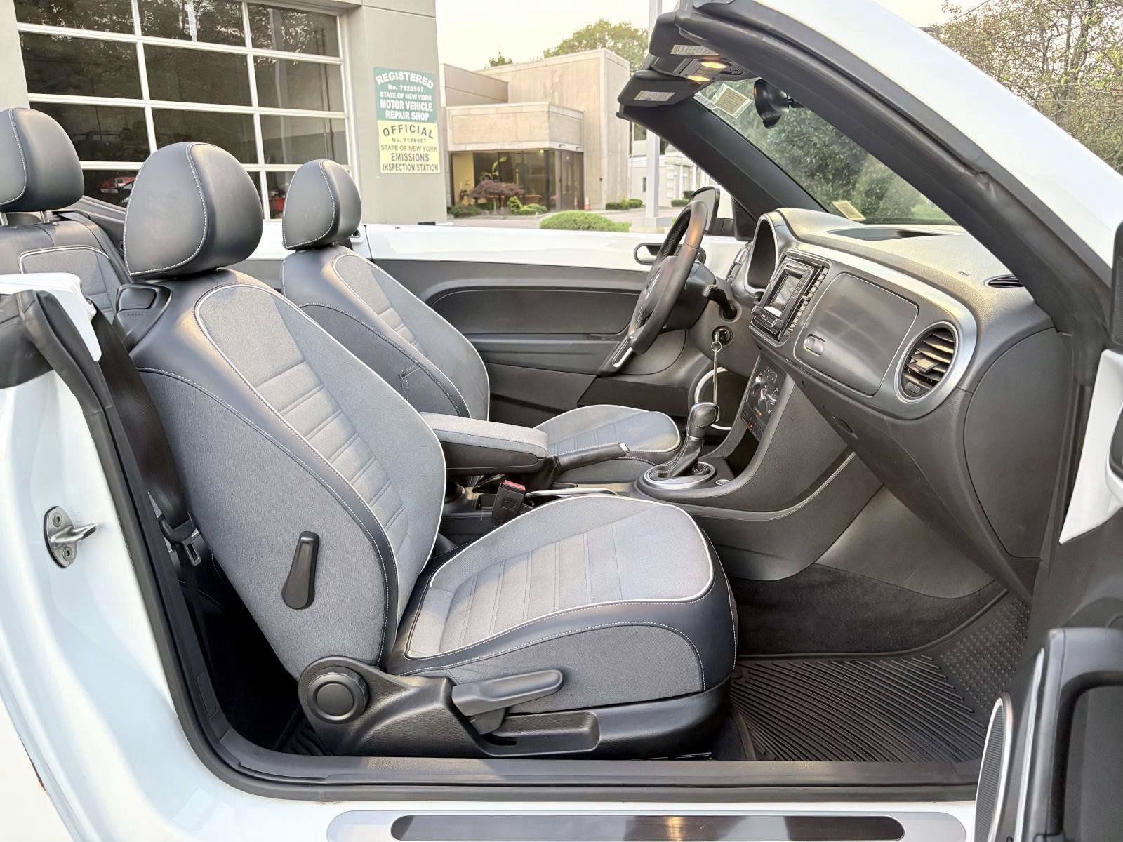 Used 2016 Volkswagen Beetle 1.8T Denim FWD image 24