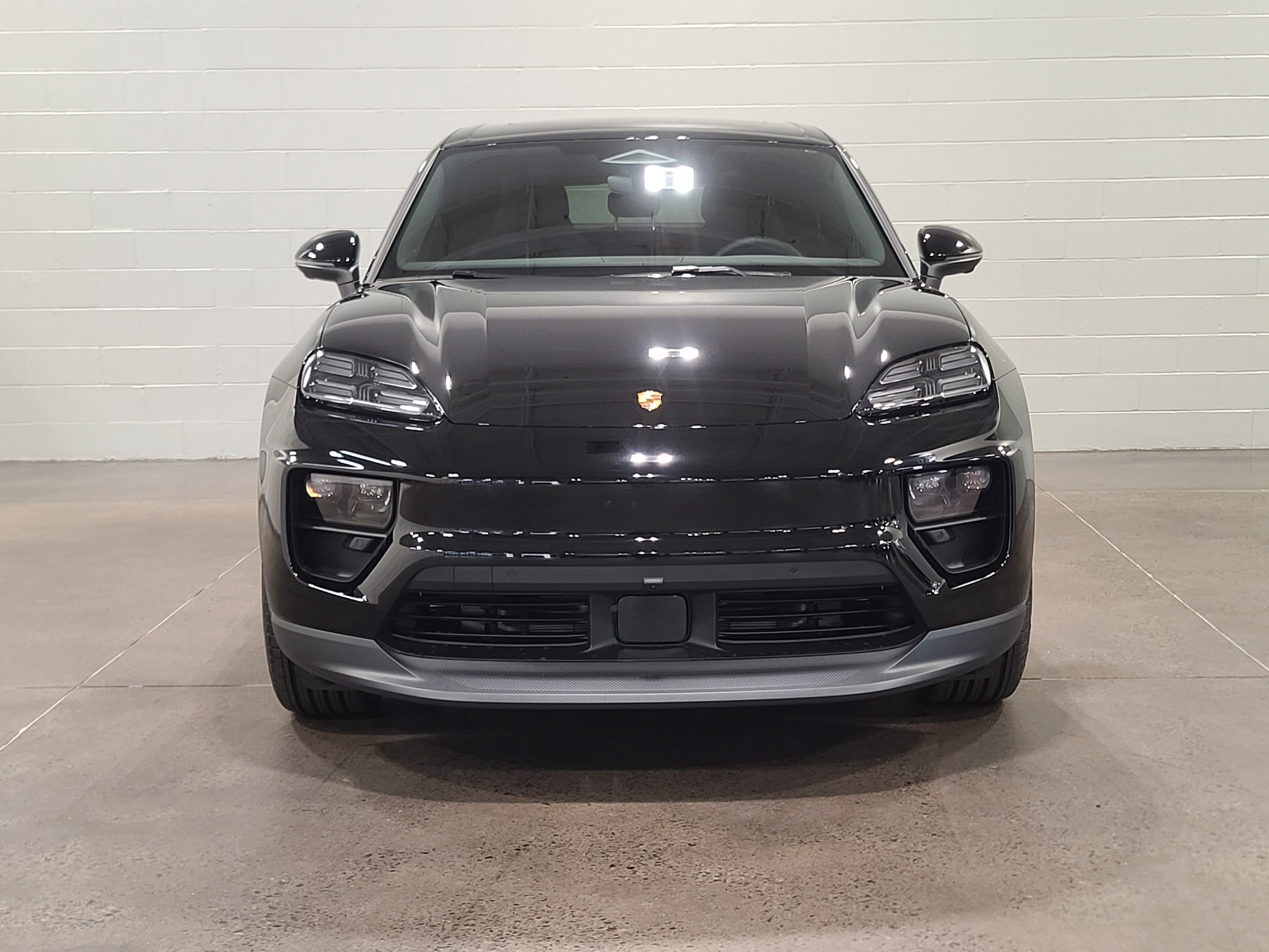 New 2026 Porsche Macan Electric RWD image 10