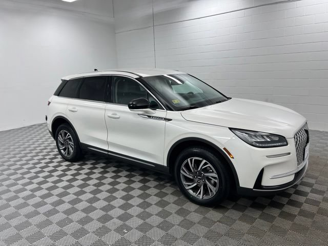 Certified 2025 Lincoln Corsair AWD image 4