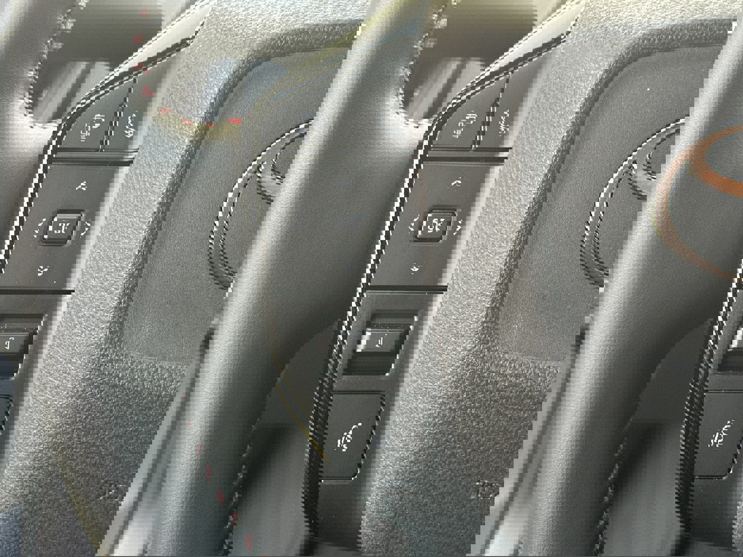 Used 2025 Toyota Prius Plug-In Hybrid image 24