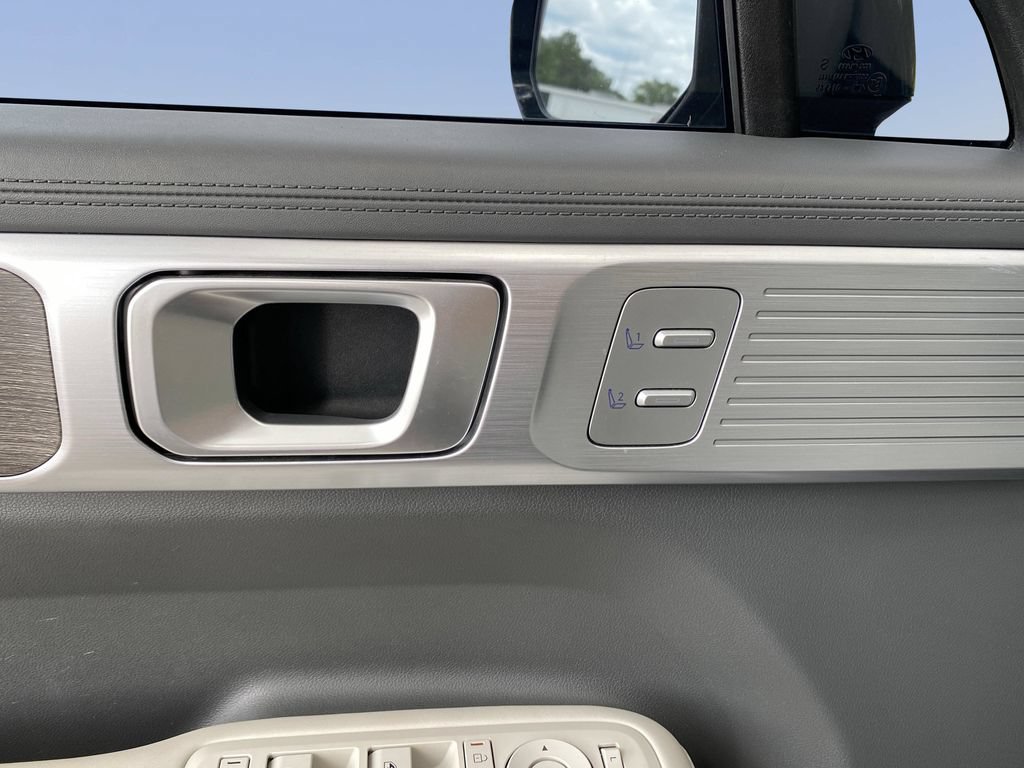 Used 2024 Hyundai Santa Fe Calligraphy FWD image 19