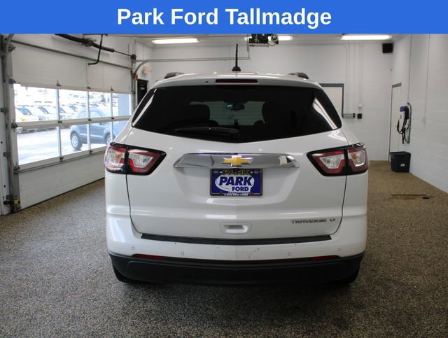 Used 2016 Chevrolet Traverse LT w/ Style and Technology Package image 4
