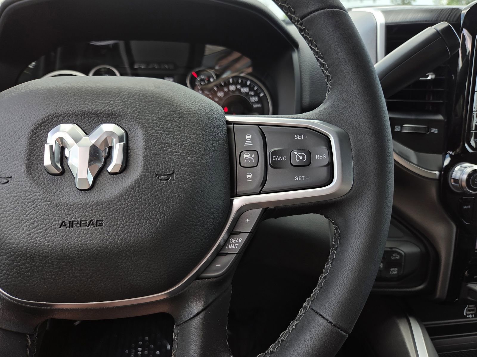 New 2026 RAM 2500 Big Horn AWD/4WD image 21
