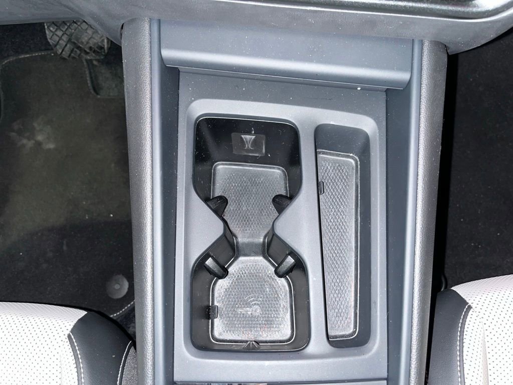 Certified 2025 Volkswagen Tiguan SE image 17