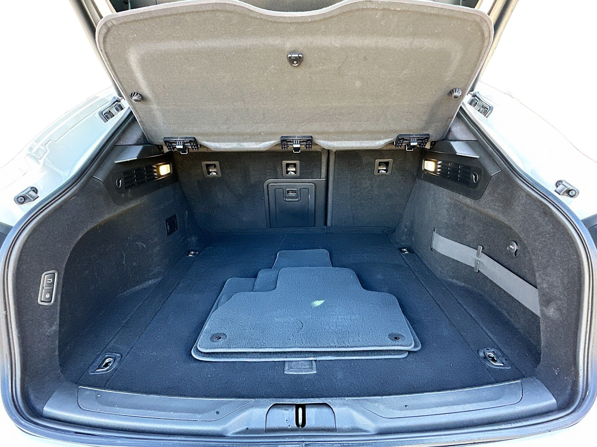 Used 2023 Maserati Levante Modena image 26