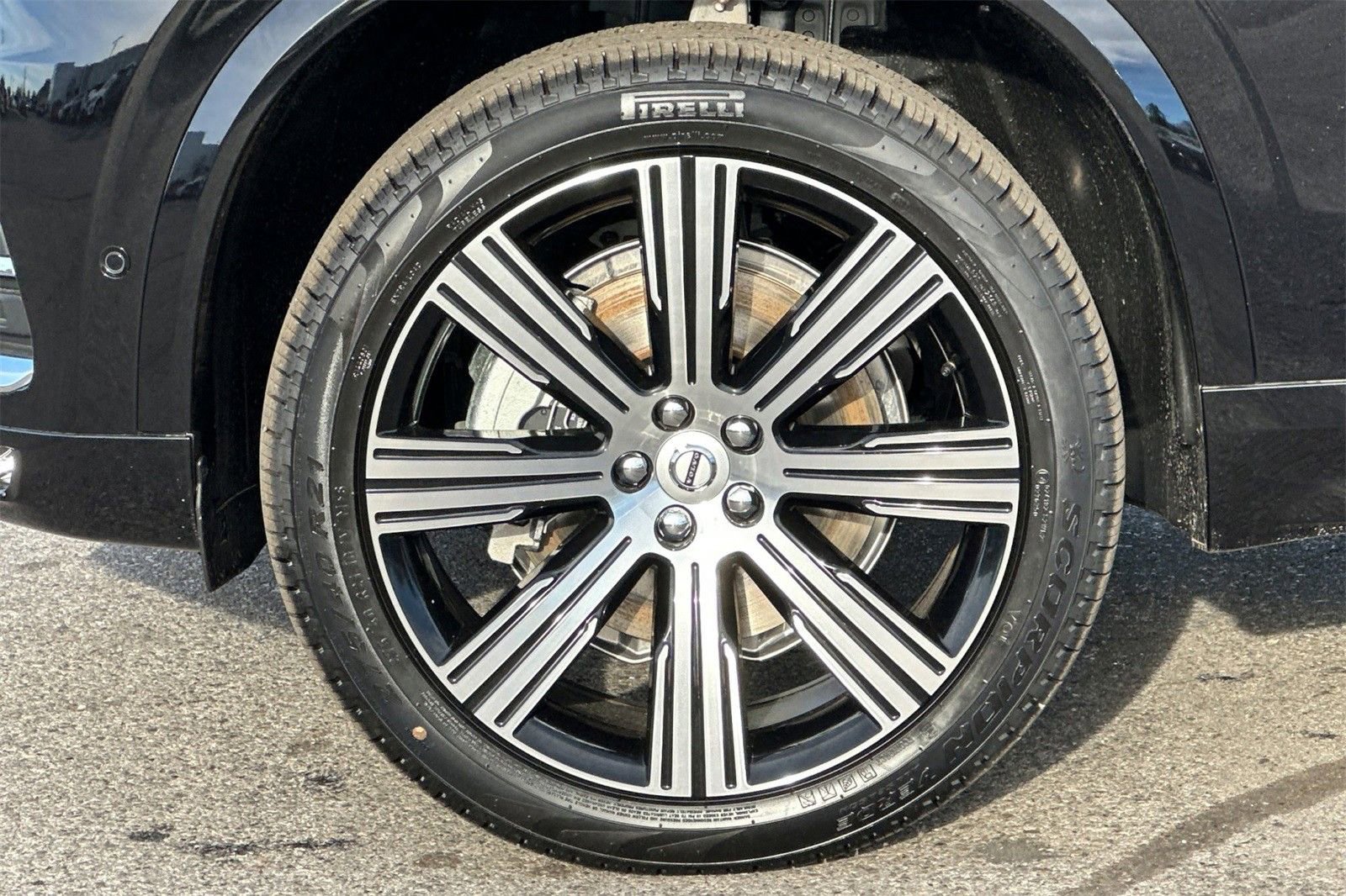 Certified 2025 Volvo XC90 B6 Plus w/ Protection Package Premier AWD/4WD image 24