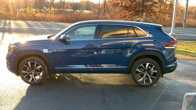 New 2025 Volkswagen Atlas Cross Sport SEL Premium R-Line image 8