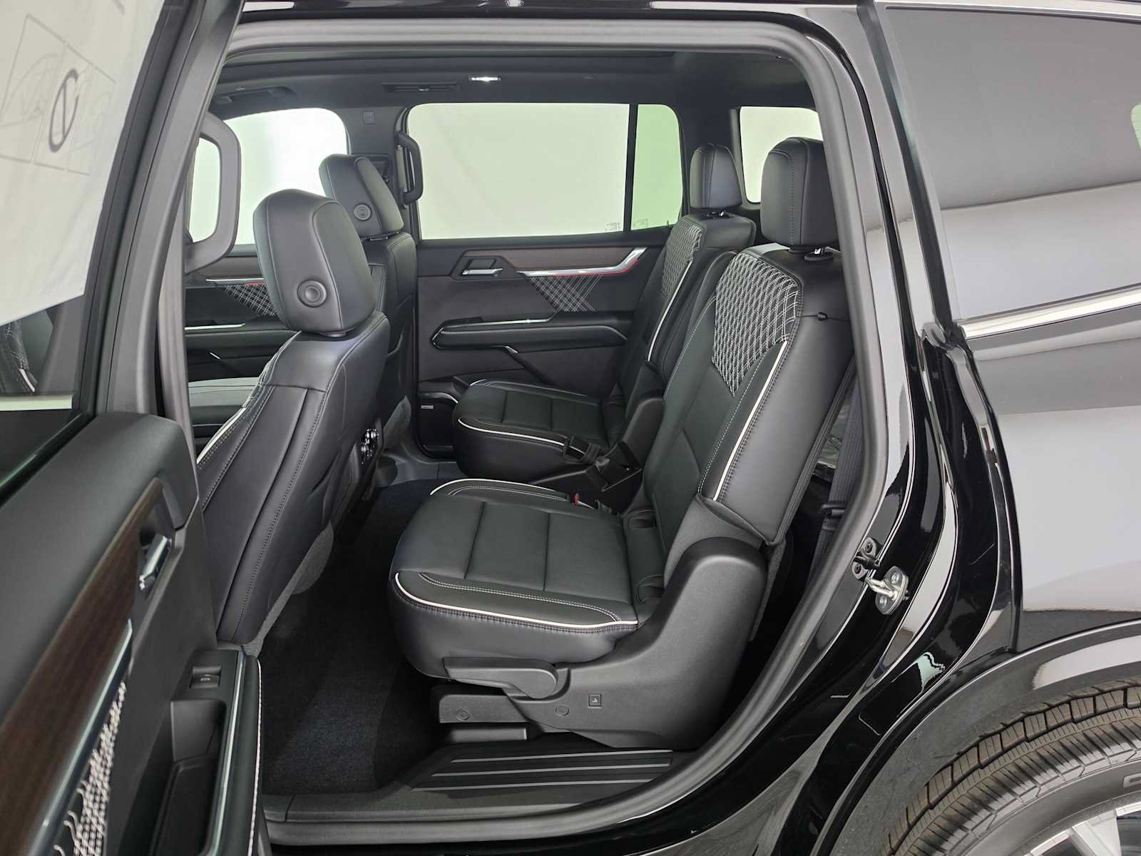 New 2027 GMC Acadia Denali w/ Denali Reserve Package FWD image 18