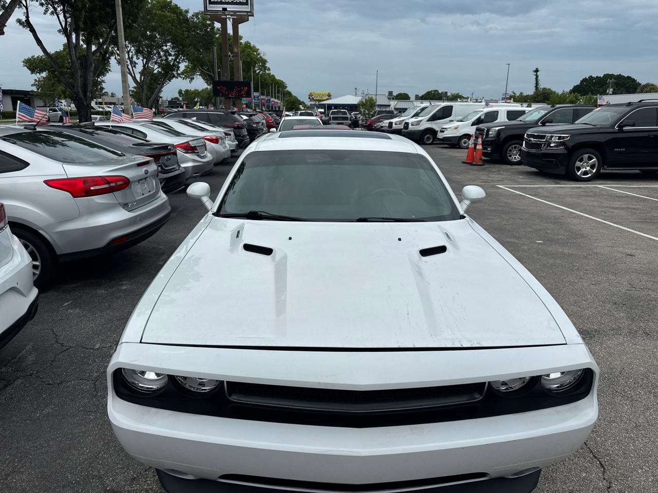 Used 2013 Dodge Challenger R/T RWD image 5