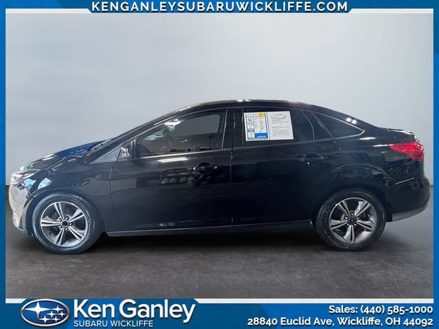 Used 2018 Ford Focus SE w/ SE Appearance Package FWD image 2