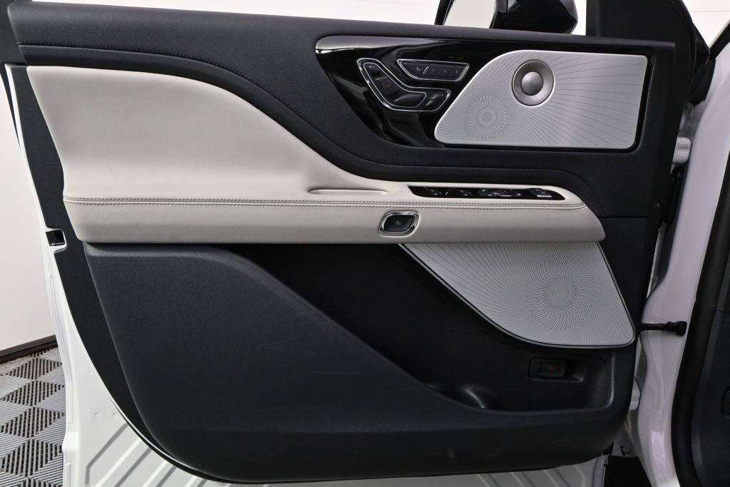 New 2026 Lincoln Aviator Reserve AWD/4WD image 23