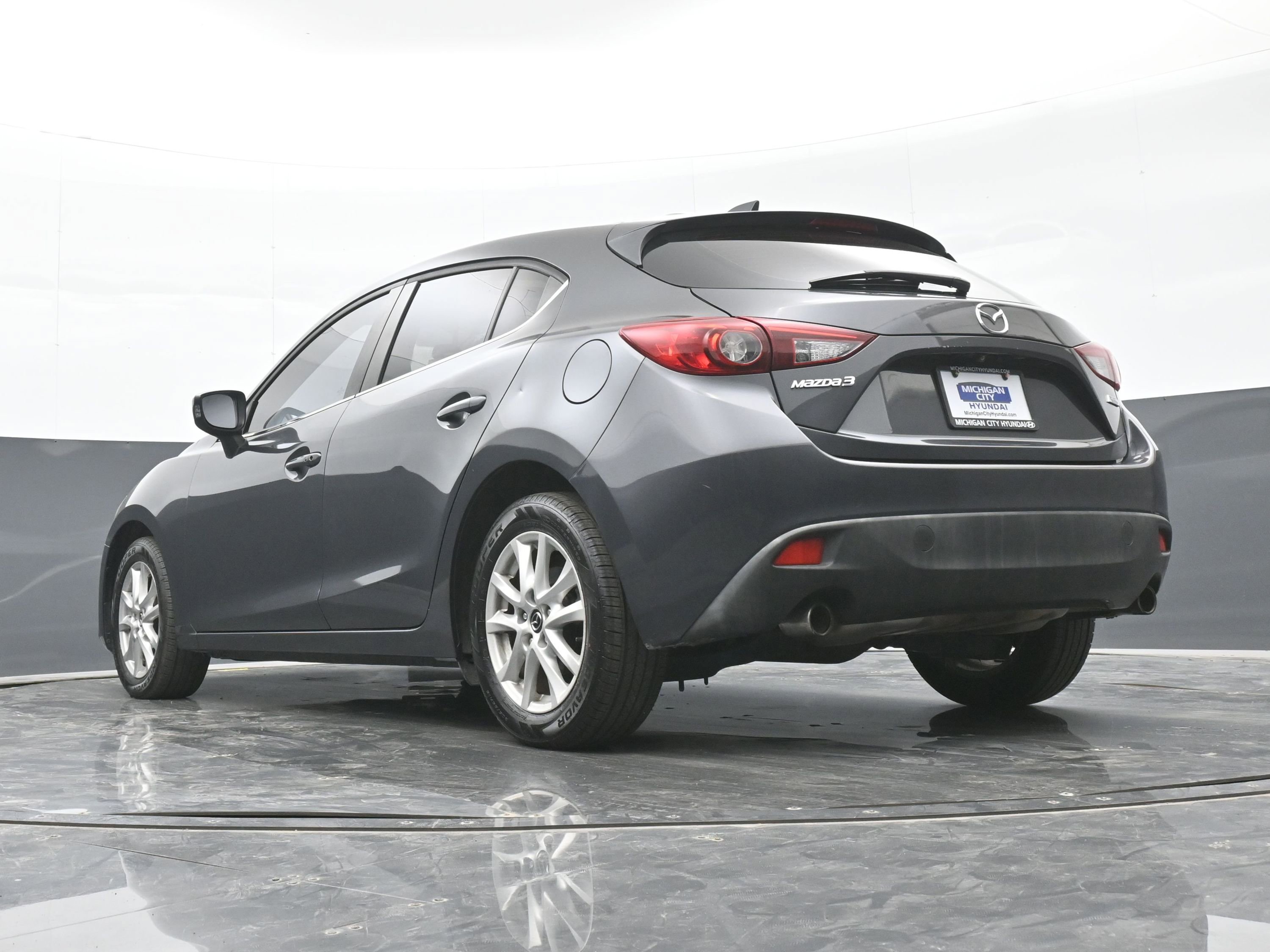 Used 2015 MAZDA MAZDA3 i Touring w/ Technology Package FWD image 37