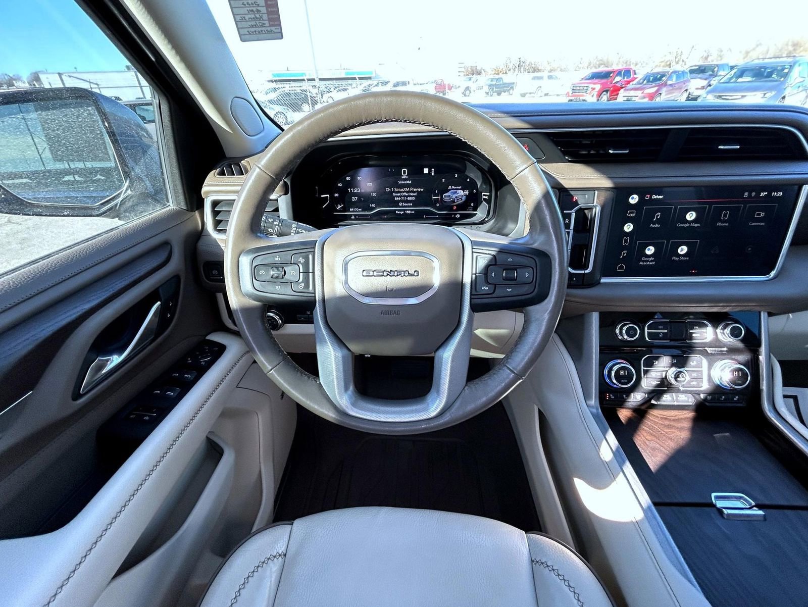 Certified 2022 GMC Yukon XL Denali w/ Denali Premium Package AWD/4WD image 13