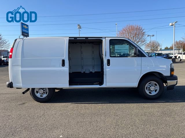 New 2025 Chevrolet Express 3500 w/ Driver Convenience Package image 33