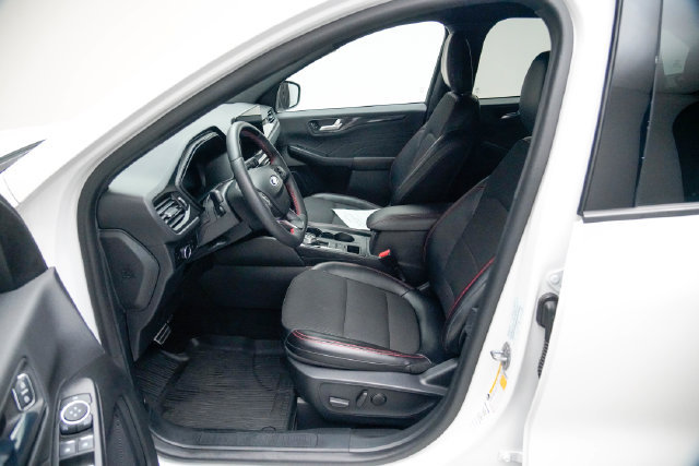 Used 2024 Ford Escape ST-Line w/ Tech Pack #1 AWD/4WD image 14