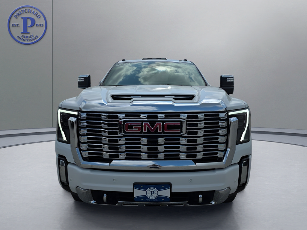 New 2026 GMC Sierra 3500 Denali w/ Denali Reserve Package AWD/4WD image 2