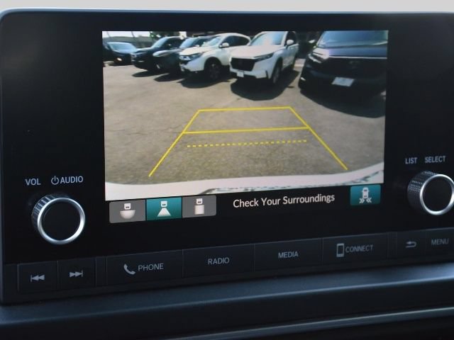 Used 2025 Honda Pilot Sport image 31